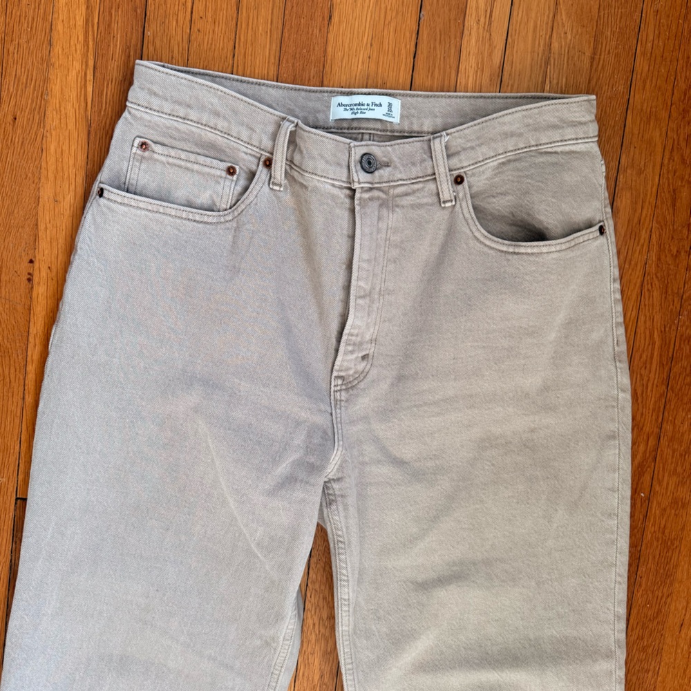 Abercrombie & Fitch 90's Relaxed High Rise Jean - Picture 6 of 6